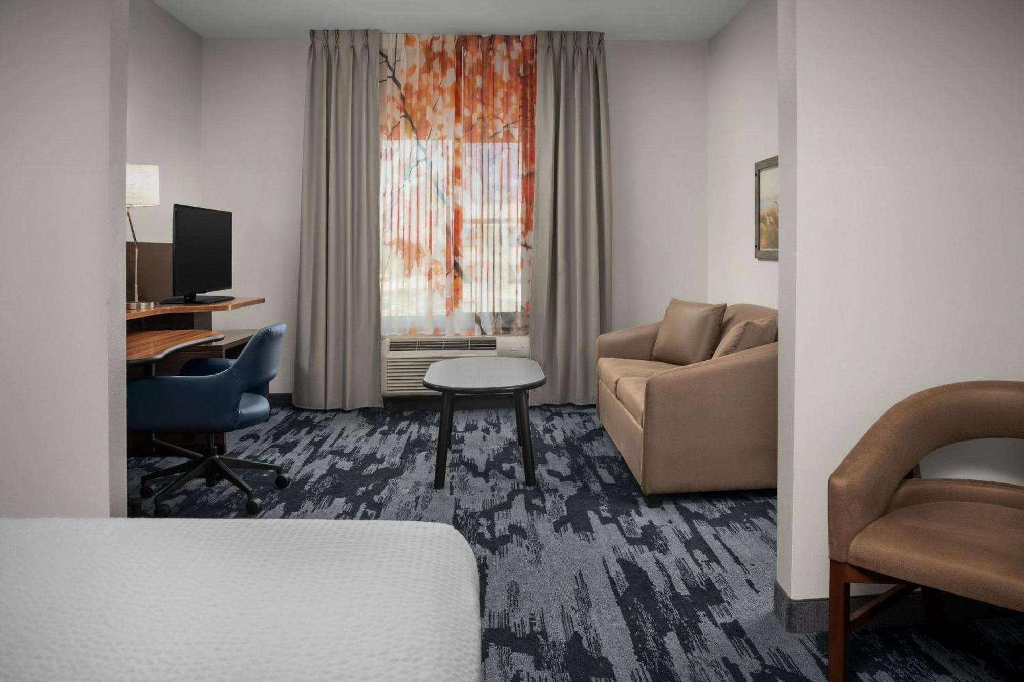 Fairfield Inn & Suites By Marriott Panama City Beach Upper Grand Lagoon Exterior photo